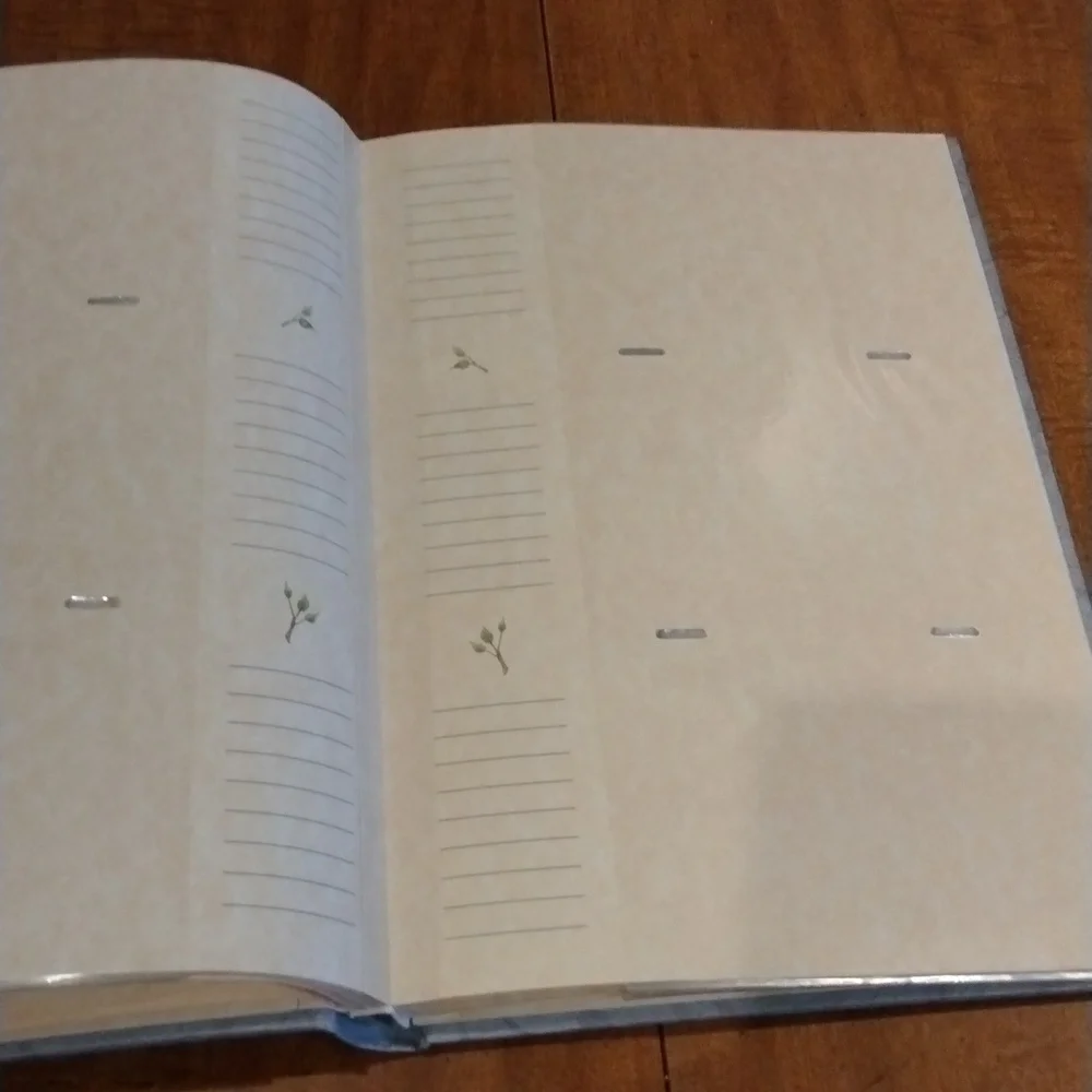 TIMELESS memories photo album and family tree